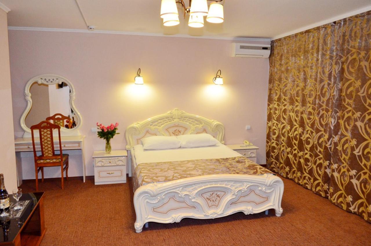 Molodezhnaya Hotel Omszk Kültér fotó
